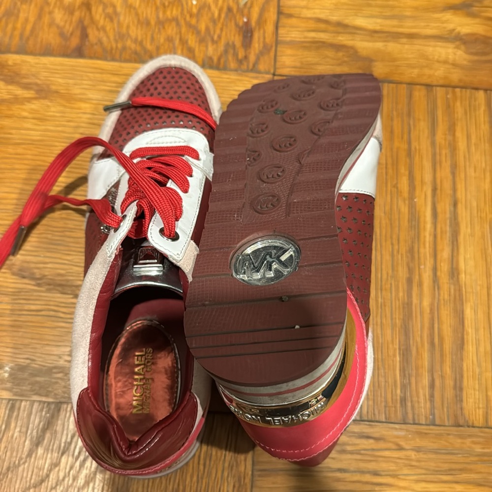 Michael Kors Never Worn Platform Leather Billie Sneaker - Picture 4 of 4